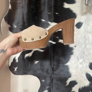 Fun retro shoes size 8 1/2